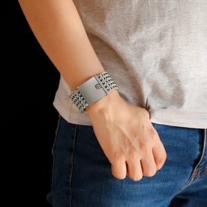 Men's heavy silver stainless steel braided chain bracelet with square mechanical clasp