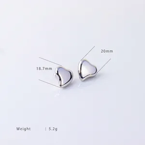 Polished 18K gold irregular heart stud earrings with 18.7x20mm size and 5.2g weight