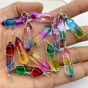 Regenboog zeshoekige kristallen hanger met zilverdraadwikkeling en ronde ophanging