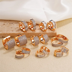 Gold Plated Copper Rhinestone Hoop Earrings For Women Fashion Geometric Heart Shaped Ear Buckle Luxury Jewelry Accessory