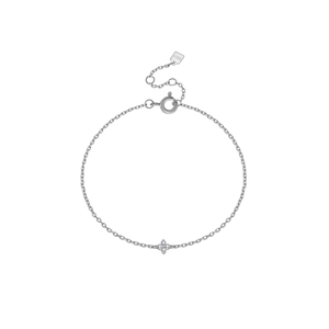Elegant S925 sterling silver four-leaf clover bracelet with sparkling cubic zirconia