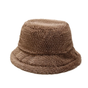 Chapeau bob chaud en fausse fourrure de couleur unie pour l'hiver en marron café