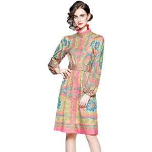 Abito midi con stampa paisley, maniche a lanterna e cintura coordinata in vita