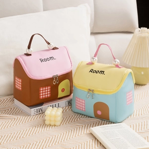 Borsa Da Trucco A Forma Di Casa Pelle PU Organizzatore Cosmetico Portatile Manico Di Perla Artificial Creativo Impermeabile Donna