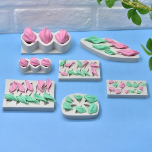 Seven-piece tulip flower and leaf silicone mold set for cake decorating and resin craft