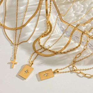 Stainless Steel Gold Plated Multi Layered Square Star Pendant Necklace Geometric Design Rhinestone Jewelry For Women Gift