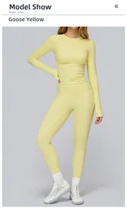 Ensemble de yoga jaune d'oie avec haut à manches longues et legging taille haute gainant