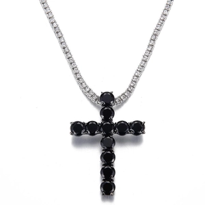 Pendentif croix en zircon noir de luxe avec chaîne tennis argentée de style punk