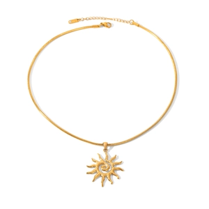Collier en acier inoxydable plaqué or 18 carats avec pendentif soleil et chaîne serpent