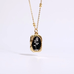 Birth Flower Pendant Necklace Stainless Steel Gold Plated Vintage Medieval Rose Charm Jewelry For Women Elegant Gift