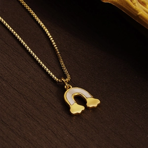 Chic cloud and rainbow necklace with white mother-of-pearl in gold stainless steel