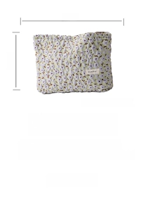 Detailansicht der Jacquard-Kosmetiktasche mit Blumenmuster und 26cm x 18cm Abmessungen