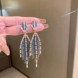 Exquisite geometric long tassel earrings with sparkling rhinestones in gold setting