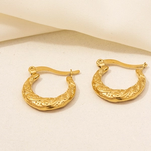 Vintage 18K gold-plated stainless steel hoop earrings with embossed floral patterns