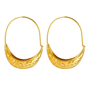 Minimalist vintage geometric boat-shaped golden earrings with a hammered metal texture