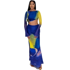 Women's 2-piece printed set with long sleeve crop top and high waist maxi bodycon skirt