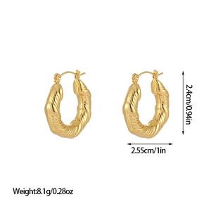 Chic 18K gold-plated hollow G-shape earrings with textured spiral design and dimensions