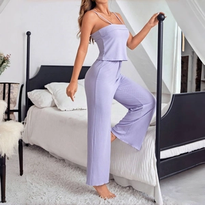 Ensemble pyjama lilas côtelé pour femme avec caraco et pantalon ample à taille haute