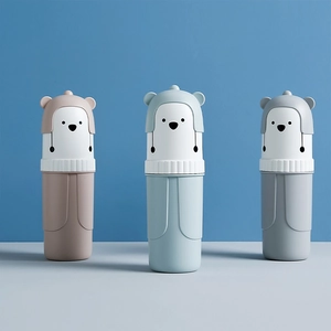 Trois gobelets de voyage portables en forme d'ours de dessin animé au fini mat