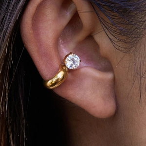 Classic 18K gold plated stainless steel ear cuff with round white zircon on ear model