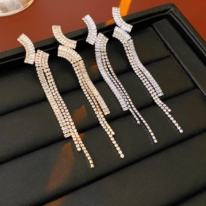 Orecchini Pendenti Con Nappe Di Zirconi Geometrici Con Perno In Argento Gioielli Da Sposa Eleganti Da Donna