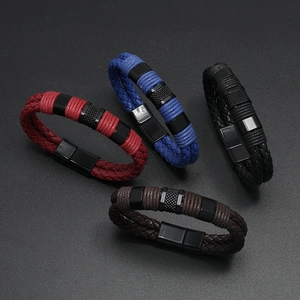 Bracciali in pelle intrecciata con chiusura magnetica nera in rosso blu nero marrone