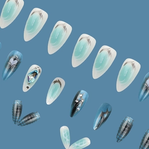 Blue and white gradient press-on nails set with luxury rhinestones and pearls