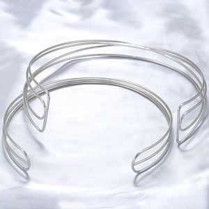 Minimalist silver multi-layer geometric metal wire choker necklace with hollowed lines