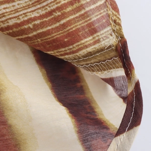 Chemise ample pour femme avec rayures coup de pinceau marron et beige en tissu léger