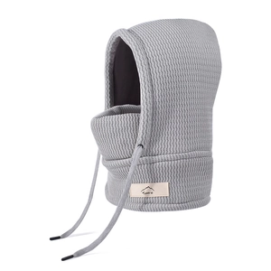Cagoule tricotée grise avec capuche chaude et cache-col pour protection sport d'hiver