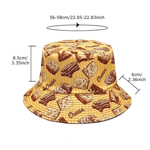 Cappello da pescatore con stampa formaggio e pancetta e misure su sfondo bianco