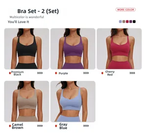Collage de cinq ensembles de brassières de yoga en noir, violet, rouge, marron et bleu