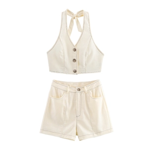 Ensemble d'été crème pour femmes avec haut licou et short taille haute à coutures contrastées