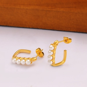 Elegant 18K gold plated U-shaped hoop earrings featuring five white round pearls