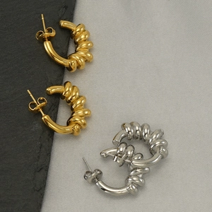 Boucles d'oreilles créoles torsadées en acier inoxydable doré 18K et argent sur pierre