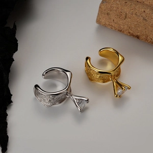 Minimalist S925 sterling silver ear cuffs with triangular crystals in gold and silver