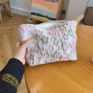 Tragbare Blumen Kosmetiktasche mit Reißverschluss, elegante Jacquard Make-up Aufbewahrungstasche.
