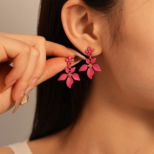 Boucles D'oreilles Pendantes Fleurs Pour Femmes Doubles Pétales Mat Élégant Alliage Doux Minimaliste Avec Tige En Acier
