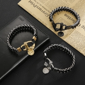 Bracelet pour homme en cuir tressé double couche avec fermoir fer à cheval