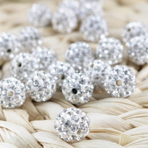 Weiße AB Strass Ton Shamballa Perlen für DIY Schmuckherstellung und Armband Basteln.