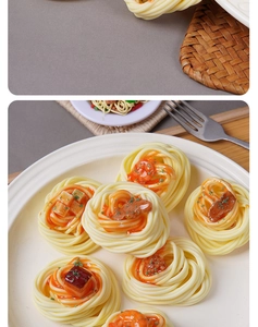 Vue macro d'un modèle miniature de spaghetti réaliste avec crevettes sur une assiette