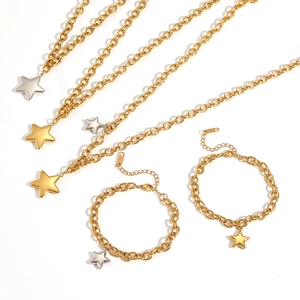 Set minimalista di collane e bracciali in acciaio inossidabile bicolore con ciondoli a stella