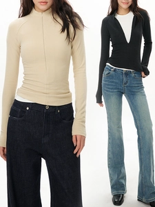 Slim fit thermal mock neck long sleeve top with zipper in beige and black colors