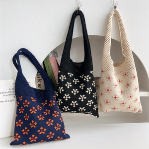 Borsa tote chic in maglia traforata stile coreano con motivi floreali in tre colori vivaci