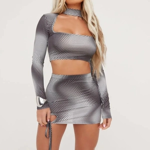 Tenue De Mode Femme Imprimé Grille Géométrique Haut Court Manches Longues Et Mini Jupe Ajustée Streetwear
