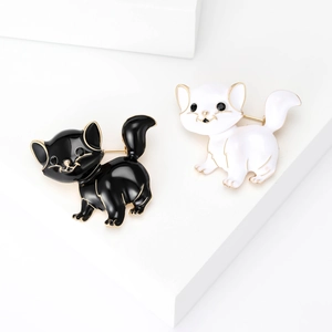 Vintage Cat Enamel Brooch Pin Cute Kitten Animal Alloy Rhinestone Lapel Pin For Women Suit Clothing Accessory Jewelry Gift
