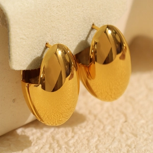 Elegante französische ovale goldene Creolen mit hochglanzpolierter Spiegeloberfläche