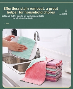 Thick absorbent microfiber cleaning cloth with scalloped edges for kitchen use