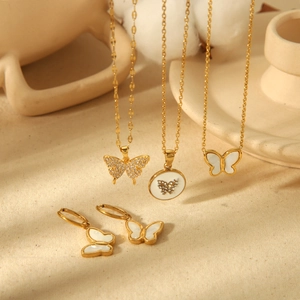 Vintage Butterfly Hoop Earrings and Pendant Necklace Set Stainless Steel 18K Gold Plated Zirconia Mother of Artificial Pearl Shell Jewelry for Women Daily Party Accessory