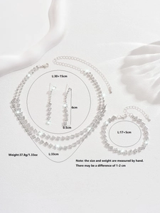 Detailansicht des Strass-Schmucksets mit Größen- und Gewichtsangaben für Brautmode